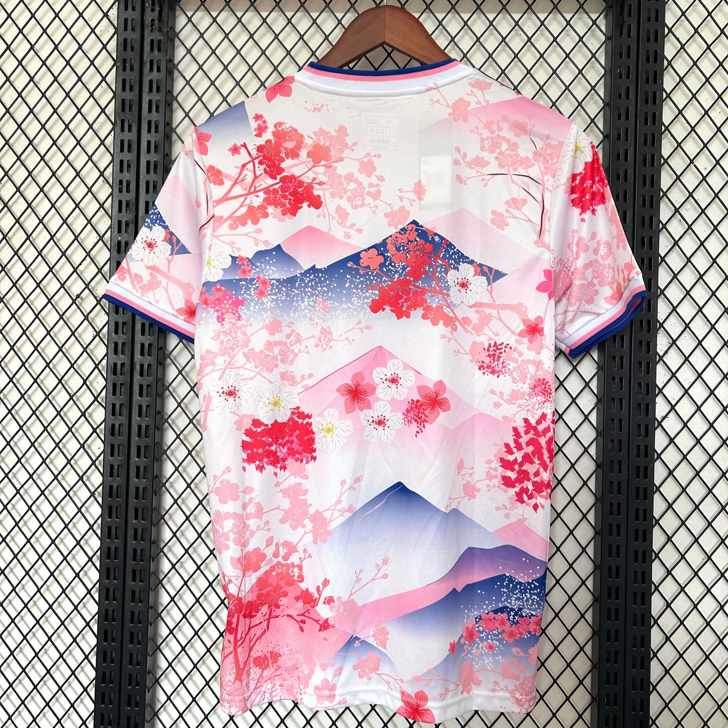 Japan "Rosa Blume" Konzept 2025