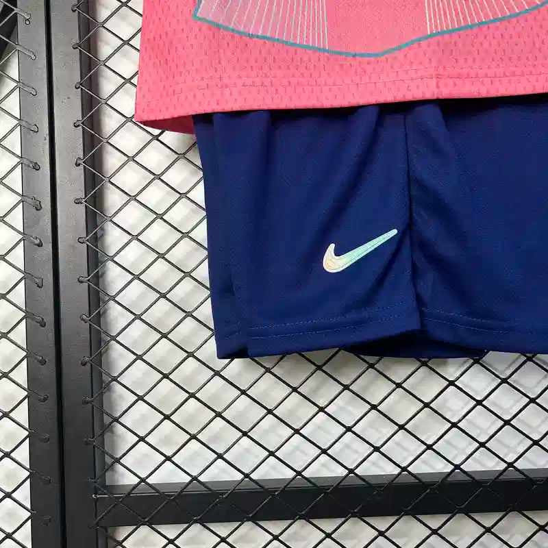 Kinder Barcelona Pink Set 2025/26