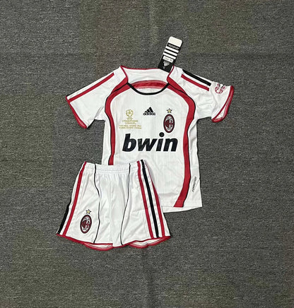 Kinder AC Milan Auswärts Retro Set 2006/07