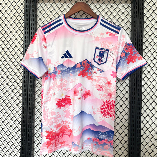 Japan "Rosa Blume" Konzept 2025
