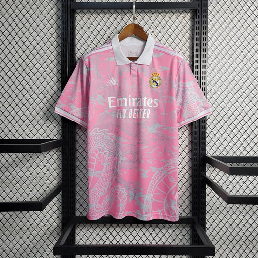 Real Madrid "Pinker Drache" Konzept 2025